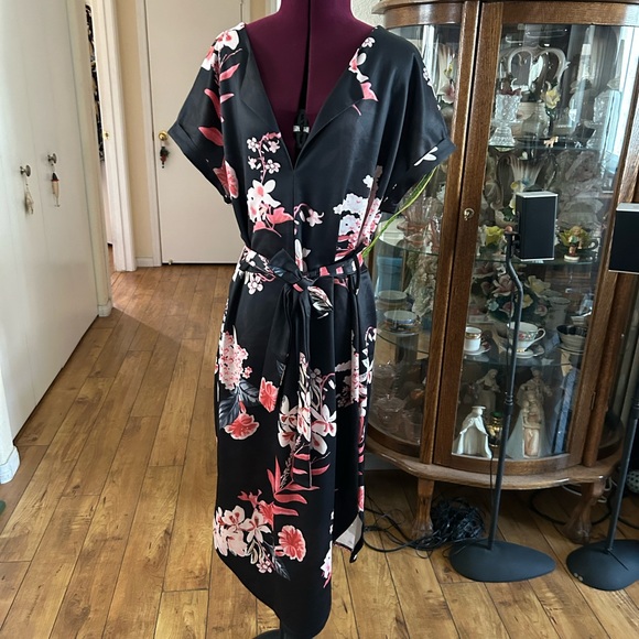 Ecowish Floral Dress - Picture 4 of 5